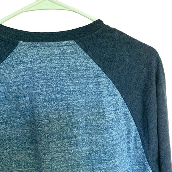 Gap Long Sleeve Jersey Men's Sz MediumTwo Tones Light Blue Three Button T Shirt - Picture 7 of 8